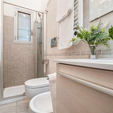 Guesthost - Bolognina Centro-stazione Apartman