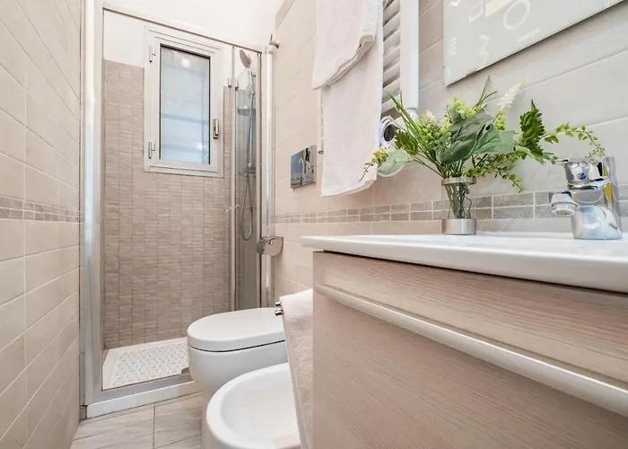 Guesthost - Bolognina Centro-stazione Apartment