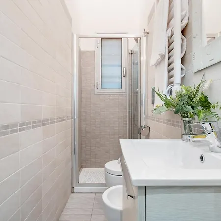 Guesthost - Bolognina Centro-stazione Appartement
